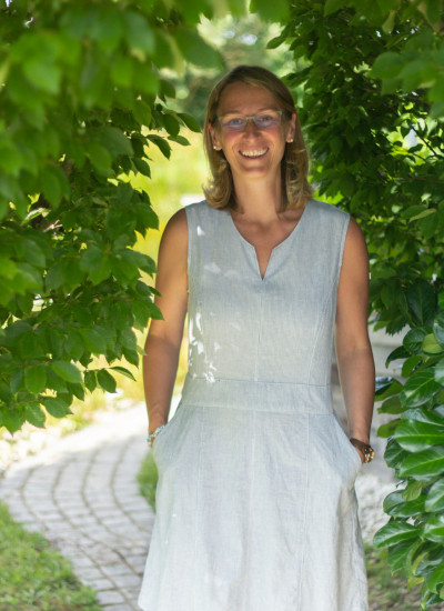 lisi-portrait-img-5723-20200728-400x550-crop-63-24.jpg